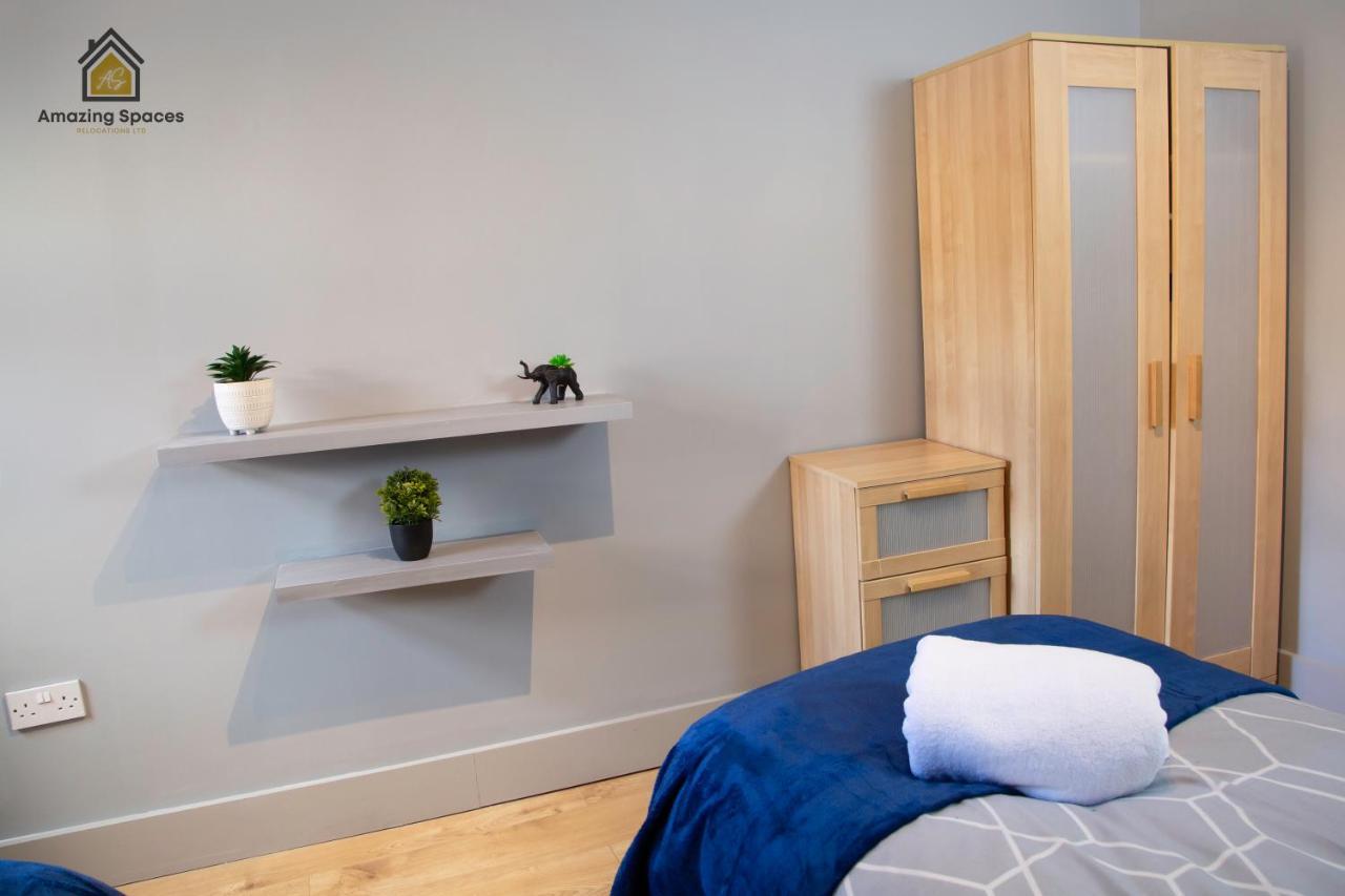 City Centre 2 Bed Flat Sleeps 3 For Work And Leisure With Free Wifi By Amazing Spaces Relocations Ltd Warrington Exterior foto