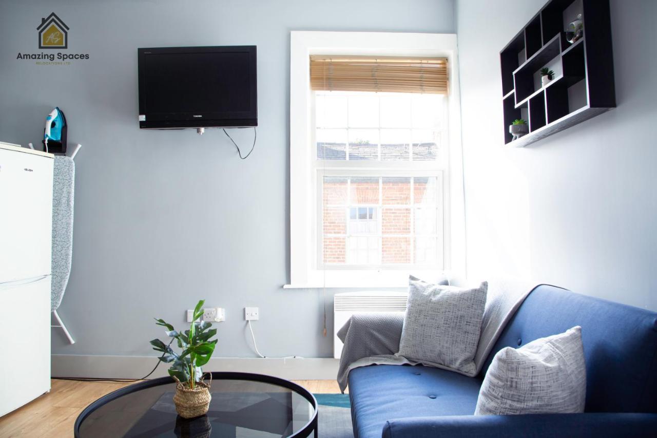 City Centre 2 Bed Flat Sleeps 3 For Work And Leisure With Free Wifi By Amazing Spaces Relocations Ltd Warrington Exterior foto